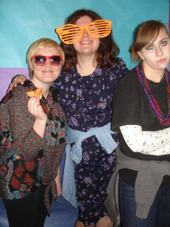 Look at these cute girls embracing their 90s selves with me. 